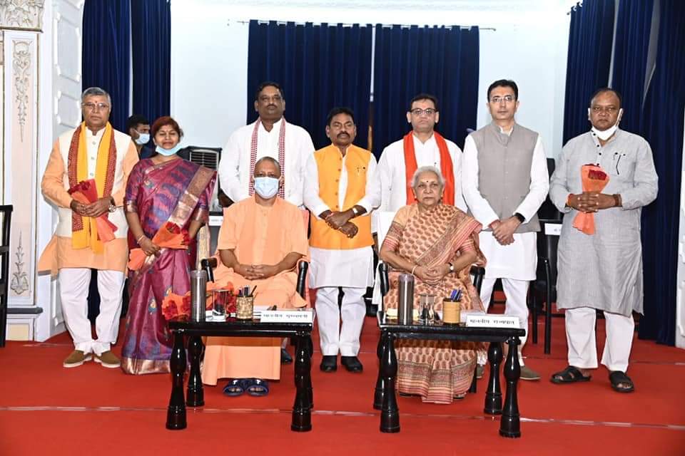 उत्तर प्रदेश में योगी सरकार का कैबिनेट विस्तार : 7 नये मंत्रियों ने शपथ ली